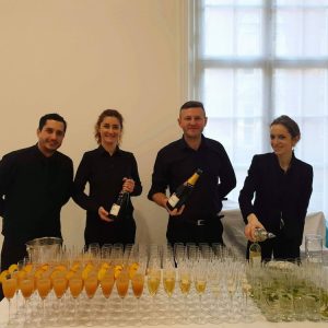 Bartenders and wine waiters for gallery events